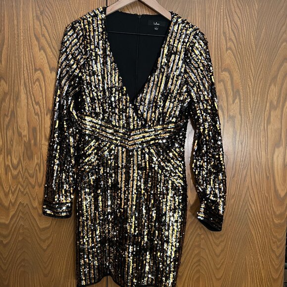 Lulus Dresses & Skirts - Lulu's gold and black sequin dress bodycon